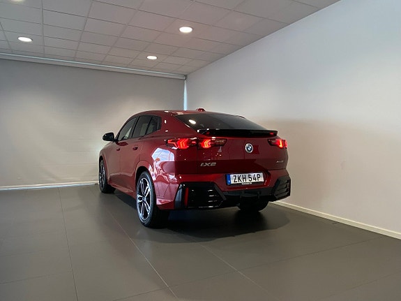 BMW iX2 10 of 11