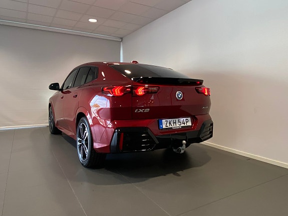 BMW iX2 9 of 11