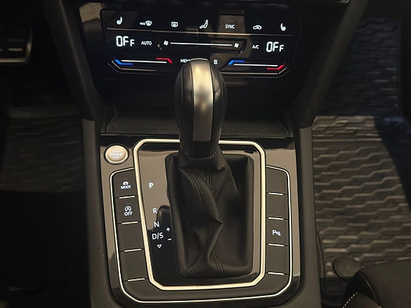 Volkswagen Passat Alltrack 16 of 21