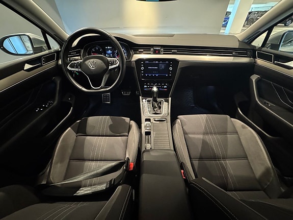 Volkswagen Passat Alltrack 12 of 21
