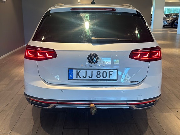 Volkswagen Passat Alltrack 17 of 21