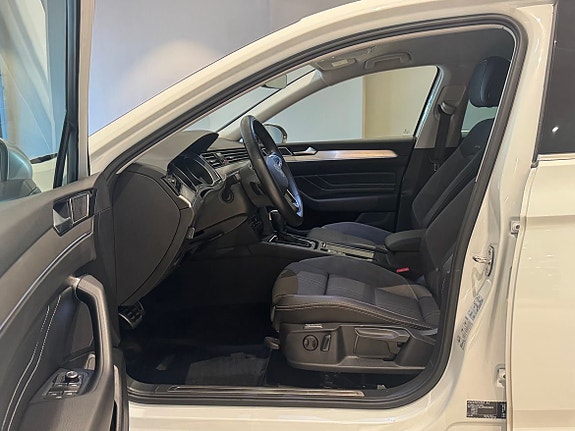 Volkswagen Passat Alltrack 10 of 21