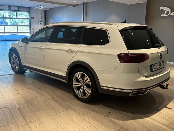 Volkswagen Passat Alltrack 7 of 21