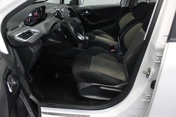 Peugeot 208 8 of 23