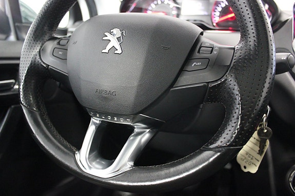 Peugeot 208 15 of 23