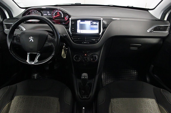 Peugeot 208 12 of 23