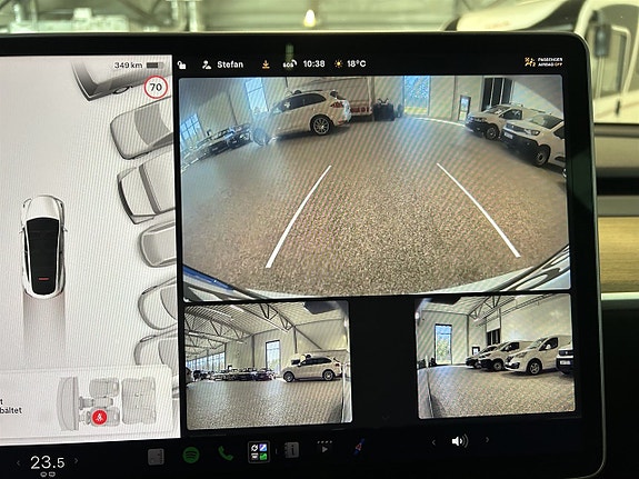 Tesla Model Y 23 of 27