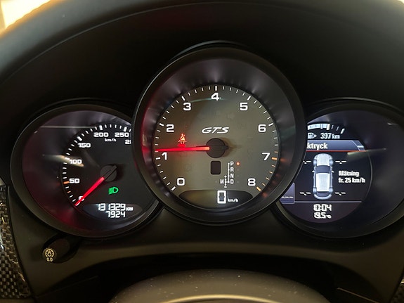 Porsche Macan GTS 20 of 28