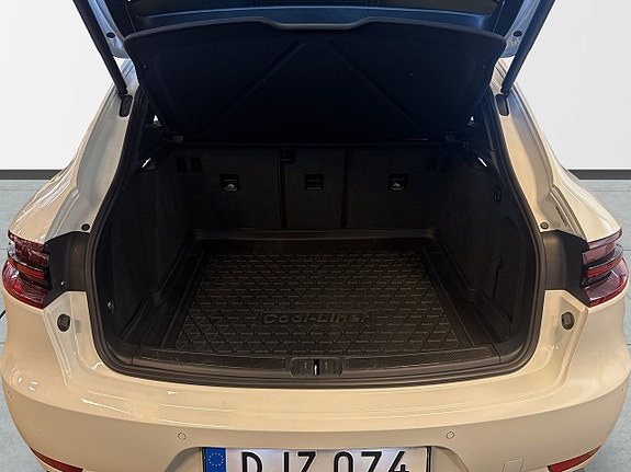 Porsche Macan GTS 8 of 28