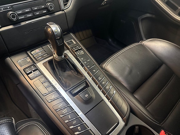 Porsche Macan GTS 27 of 28