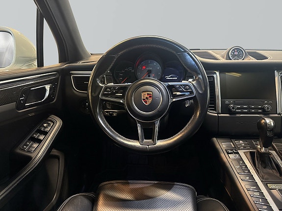 Porsche Macan GTS 10 of 28