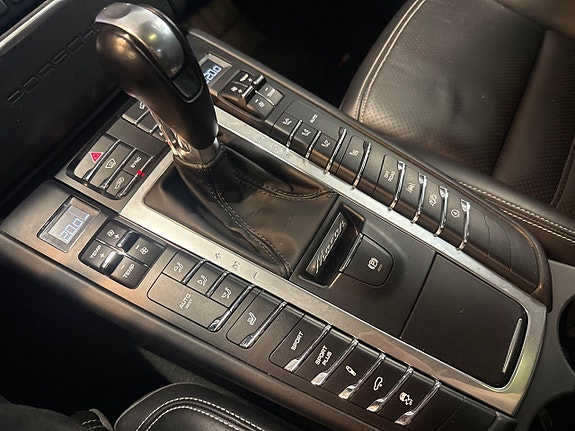 Porsche Macan GTS 19 of 28