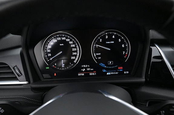 BMW 225xe 9 of 27
