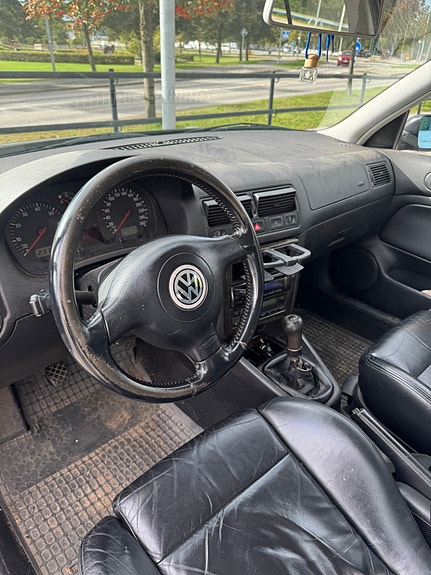 Volkswagen Golf IV 2 of 3