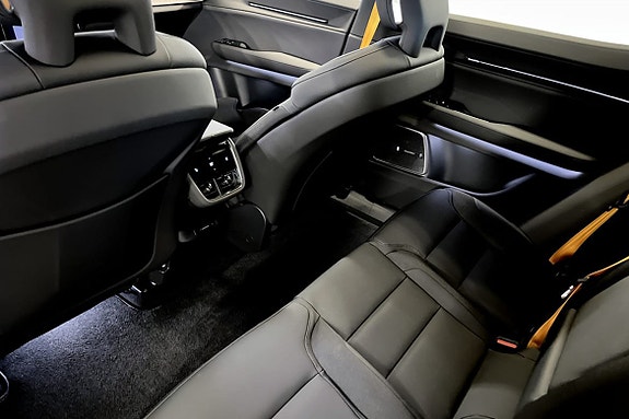 Polestar 3 8 of 9