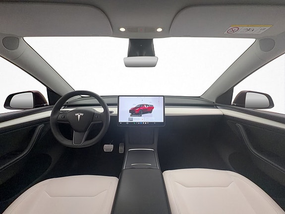 Tesla Model Y 16 of 30