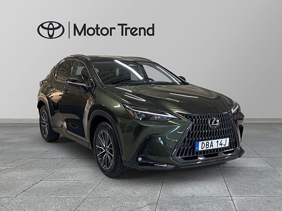 Lexus NX450h+ 6 of 17
