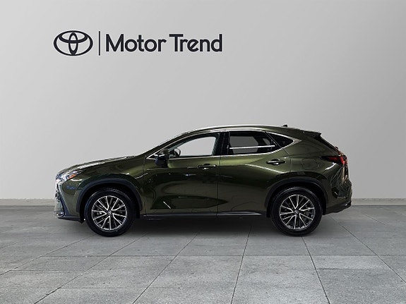 Lexus NX450h+ 3 of 17