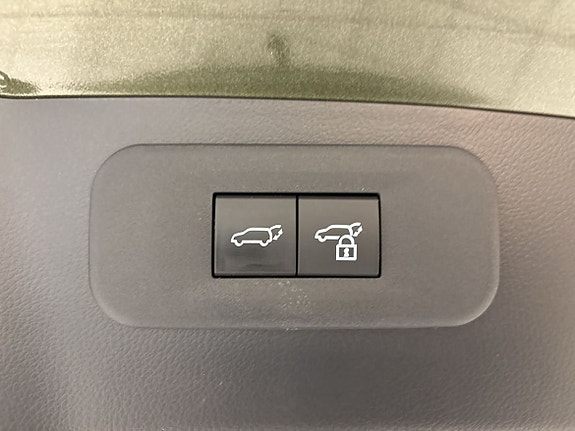 Lexus NX450h+ 13 of 17