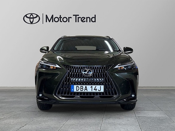 Lexus NX450h+ 5 of 17