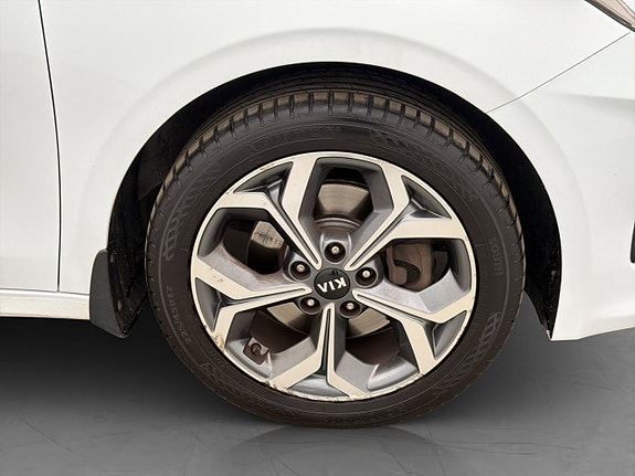 Kia Ceed 30 of 30
