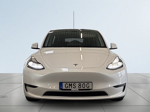 Tesla Model Y 2 of 23