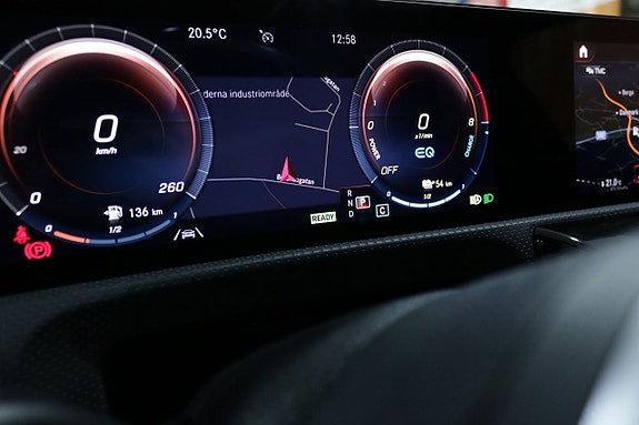 Mercedes-Benz CLA250 e 15 of 26