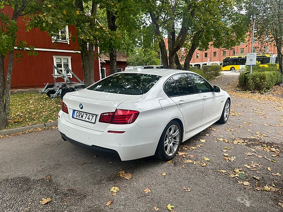 BMW 520d 3 of 7