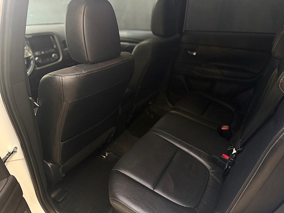 Mitsubishi Outlander 21 of 26