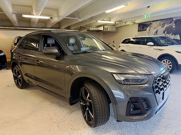 Audi Q5 2 of 24