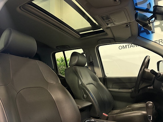 Nissan Navara Double Cab 3.0 dCi V6 231 ch BVA 4x4 / Hardtop Alpha / Bose / Toit ouvrant / Caméra de recul