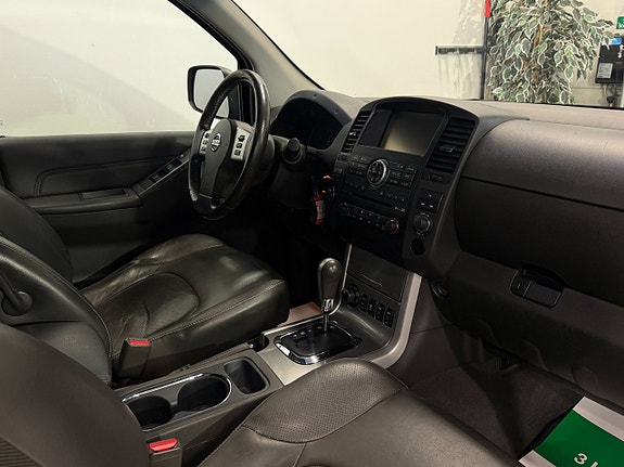 Nissan Navara Double Cab 3.0 dCi V6 231 ch BVA 4x4 / Hardtop Alpha / Bose / Toit ouvrant / Caméra de recul