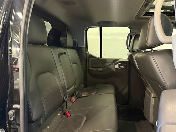 Nissan Navara Double Cab 3.0 dCi V6 231 ch BVA 4x4 / Hardtop Alpha / Bose / Toit ouvrant / Caméra de recul
