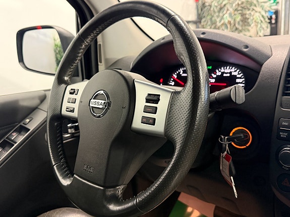 Nissan Navara Double Cab 3.0 dCi V6 231 ch BVA 4x4 / Hardtop Alpha / Bose / Toit ouvrant / Caméra de recul