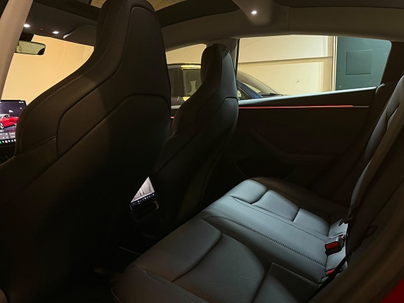 Tesla Model 3 14 of 27