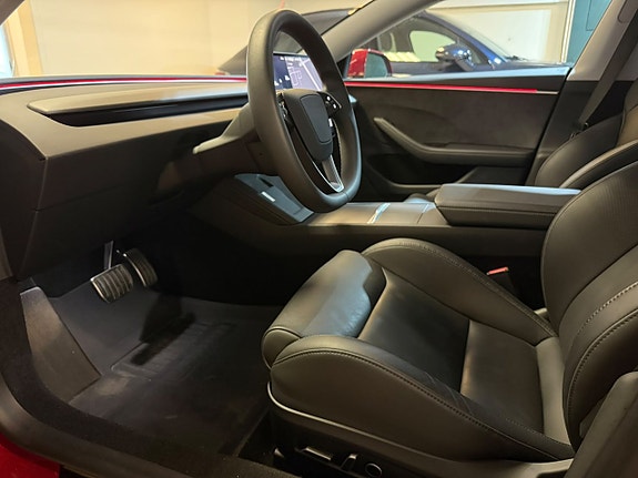 Tesla Model 3 5 of 27