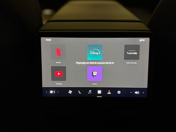 Tesla Model 3 25 of 27