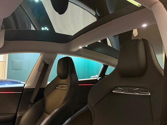 Tesla Model 3 8 of 27