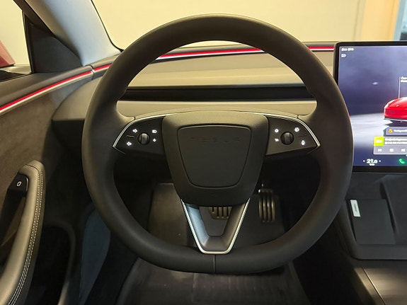 Tesla Model 3 11 of 27
