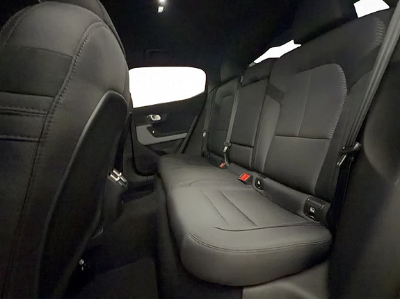 Polestar 2 28 of 30