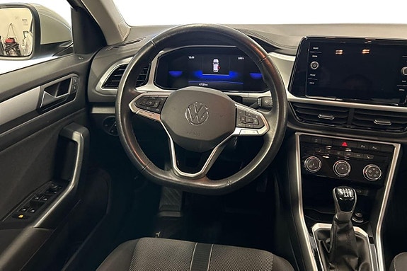 Volkswagen T-Roc 8 of 16