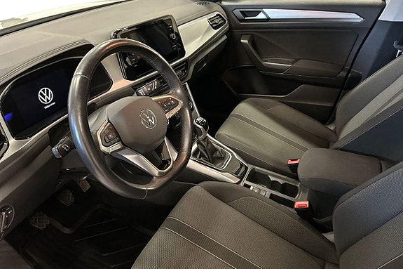 Volkswagen T-Roc 10 of 16