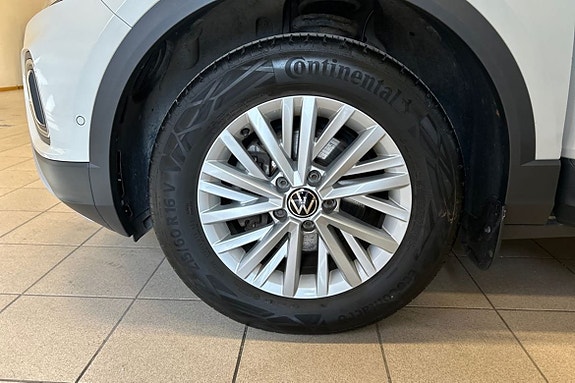 Volkswagen T-Roc 13 of 16