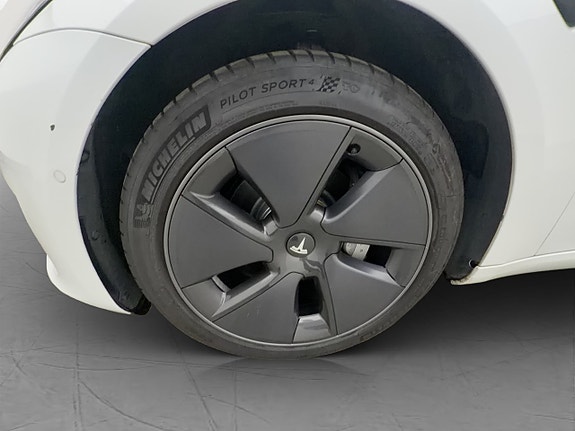 Tesla Model 3 29 of 30
