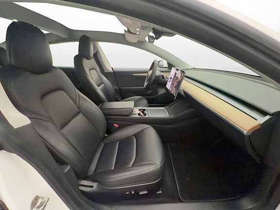 Tesla Model 3 23 of 30
