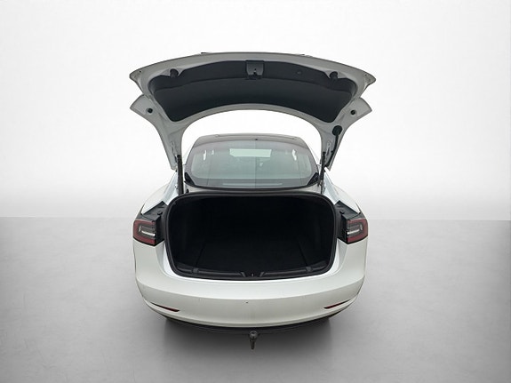 Tesla Model 3 27 of 30