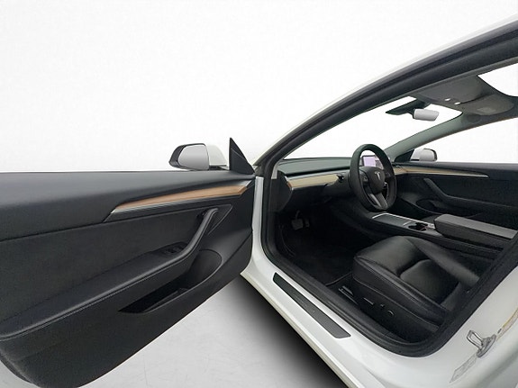 Tesla Model 3 11 of 30