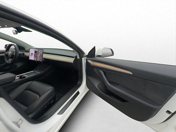 Tesla Model 3 24 of 30