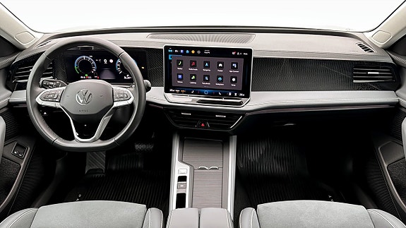 Volkswagen Passat 10 of 19