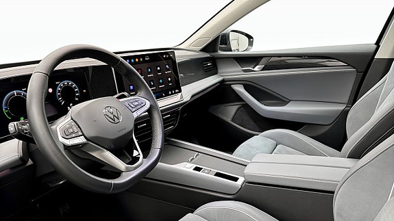 Volkswagen Passat 7 of 19